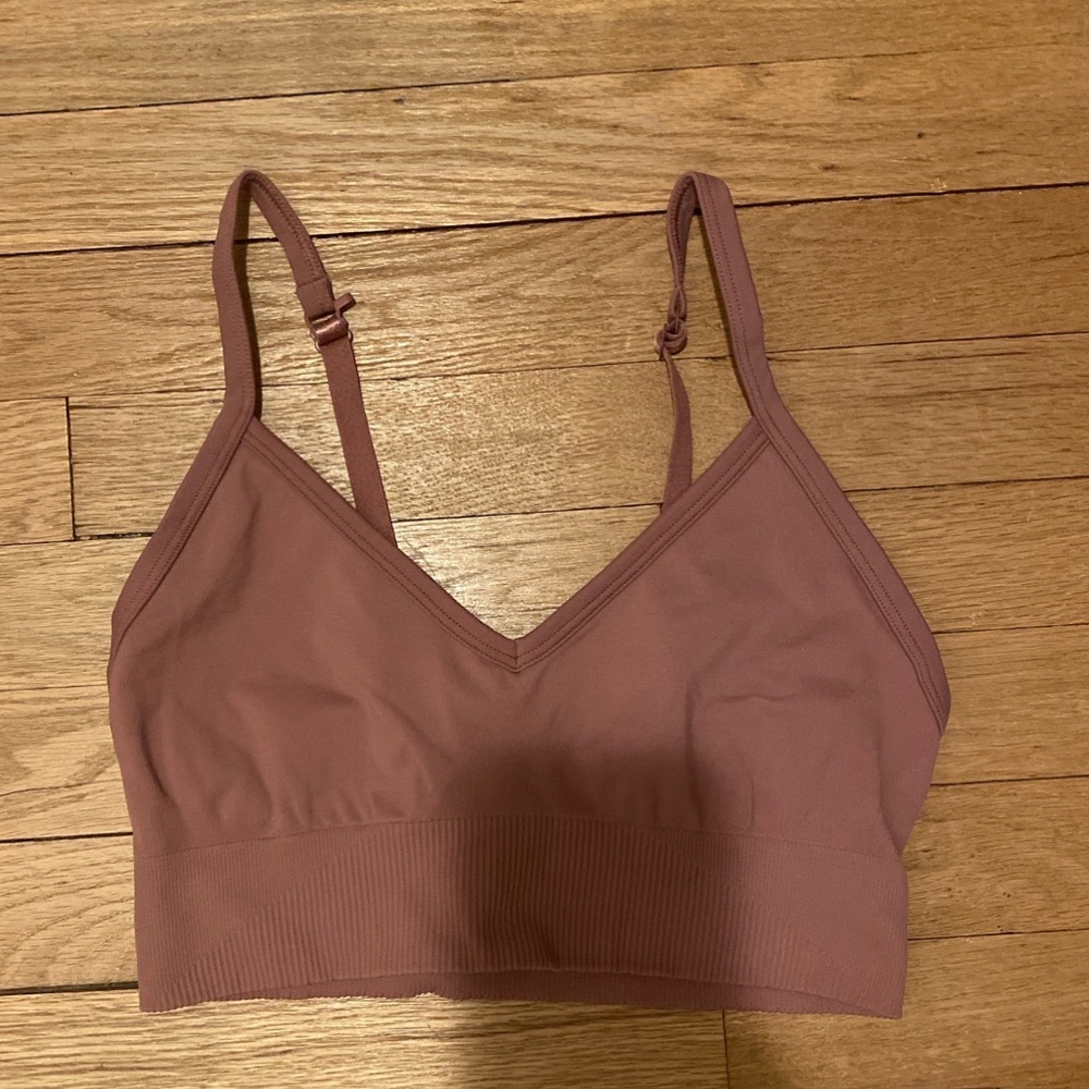 lululemon mauve sports bra